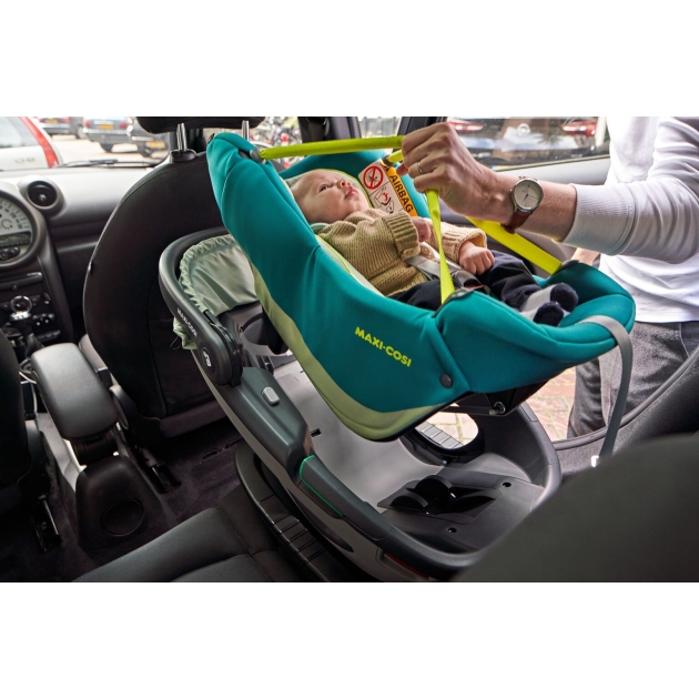 Automobilinė kėdutė Maxi Cosi CORAL ESSENTIAL BLACK