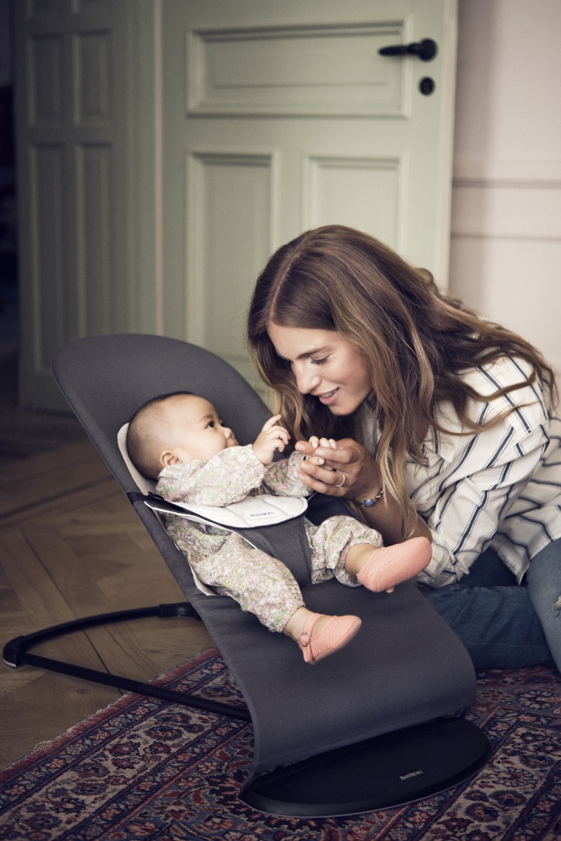 Gultukas BabyBjorn Balance Soft BEIGE/GREY JERSEY Gultukas BabyBjorn Balance Soft BEIGE/GREY JERSEY