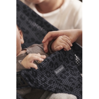 Gultukas BabyBjorn BLISS ANTHRACITE/LEOPARD MESH