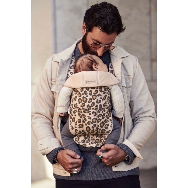 Nešioklė BabyBjorn MINI BEIGE LEOPARD, COTTON