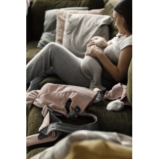 Nešioklė BabyBjorn MINI PEARLY PINK MESH