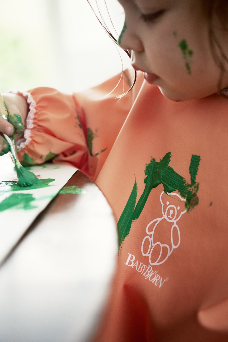 Seilinukas ilgomis rankovėmis BabyBjorn ORANGE Seilinukas ilgomis rankovėmis BabyBjorn ORANGE