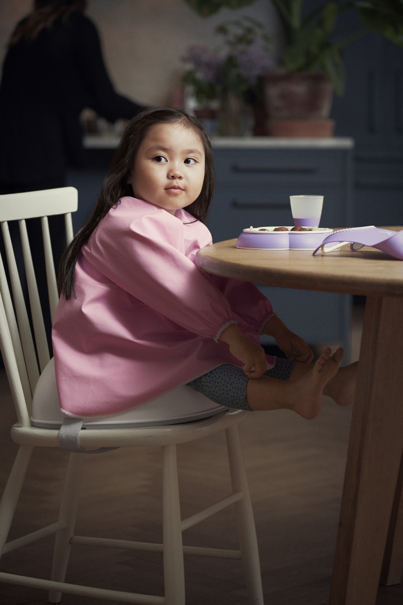 Seilinukas ilgomis rankovėmis BabyBjorn PINK Seilinukas ilgomis rankovėmis BabyBjorn PINK